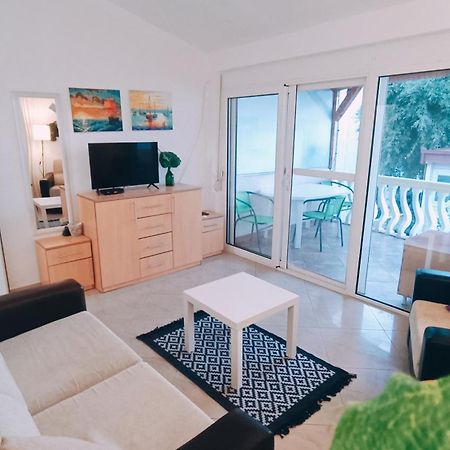 Beach Apartment With Beach Chairs N.1 Utjeha Rom bilde