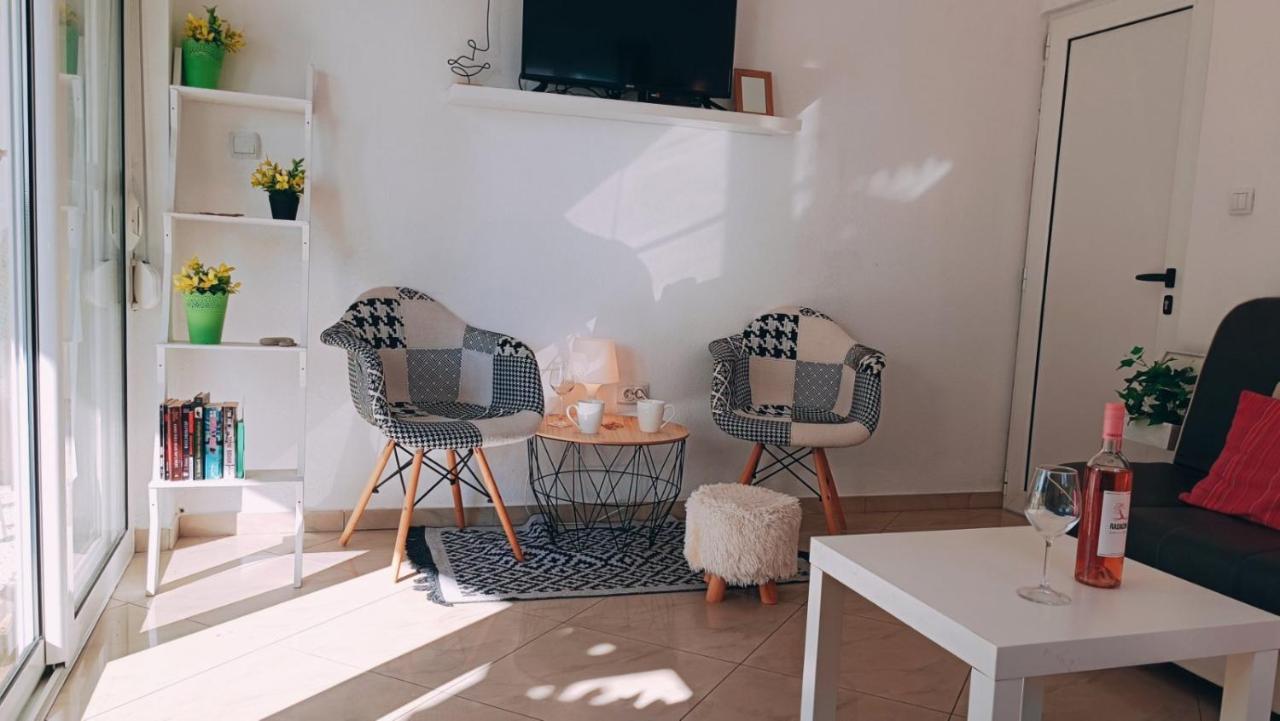 Beach Apartment With Beach Chairs N.1 Utjeha Eksteriør bilde