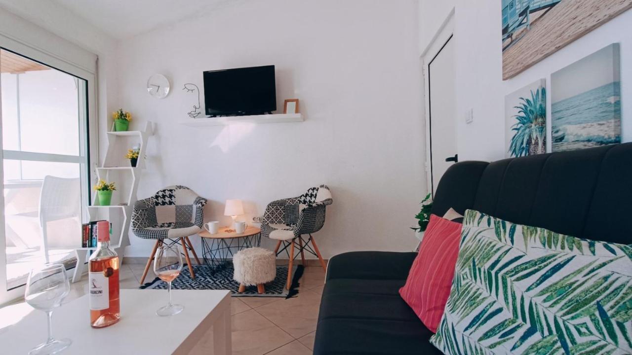 Beach Apartment With Beach Chairs N.1 Utjeha Eksteriør bilde