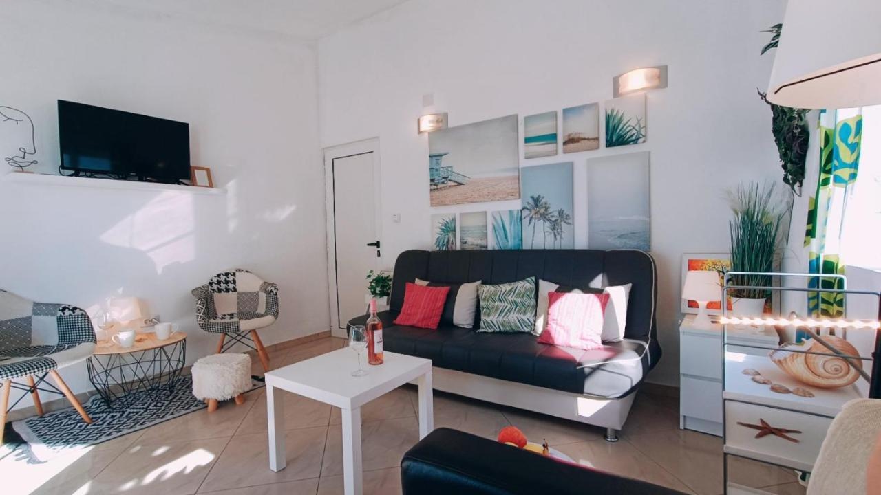 Beach Apartment With Beach Chairs N.1 Utjeha Eksteriør bilde