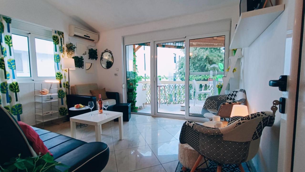 Beach Apartment With Beach Chairs N.1 Utjeha Eksteriør bilde