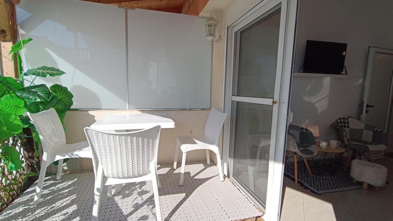 Beach Apartment With Beach Chairs N.1 Utjeha Eksteriør bilde