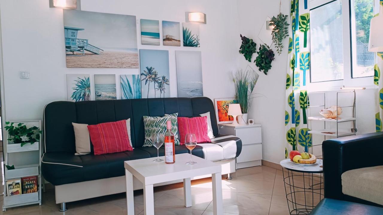 Beach Apartment With Beach Chairs N.1 Utjeha Eksteriør bilde