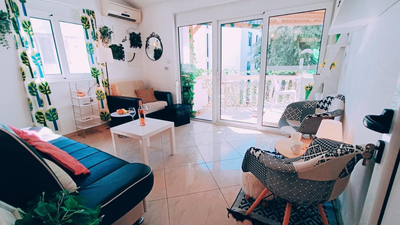 Beach Apartment With Beach Chairs N.1 Utjeha Eksteriør bilde