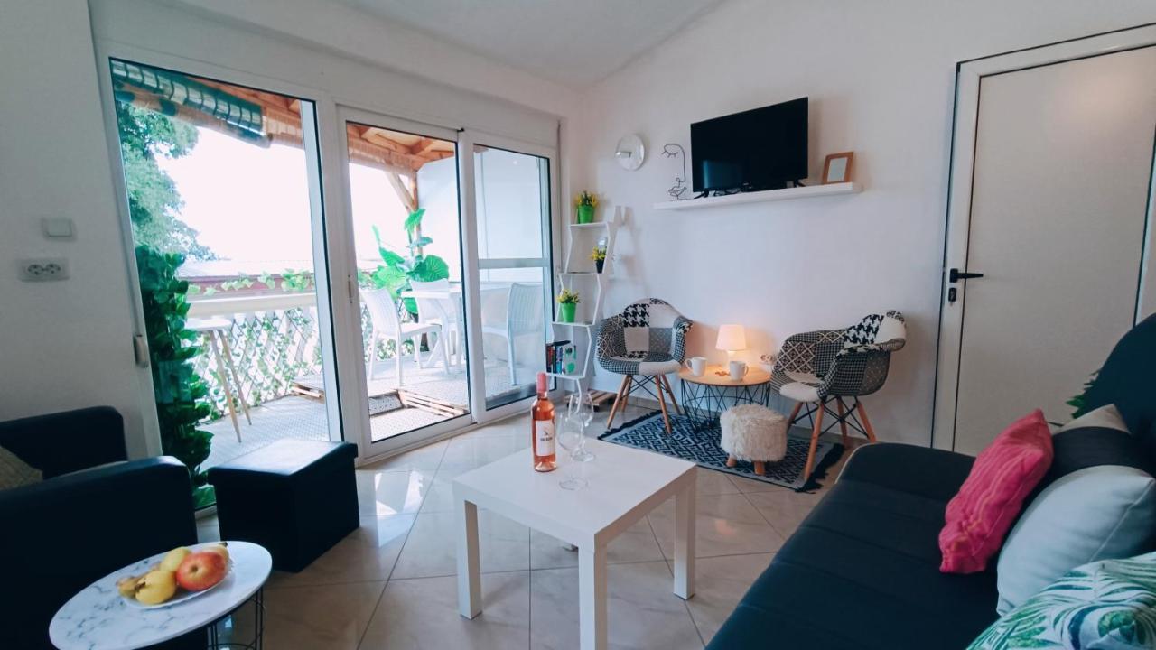 Beach Apartment With Beach Chairs N.1 Utjeha Eksteriør bilde