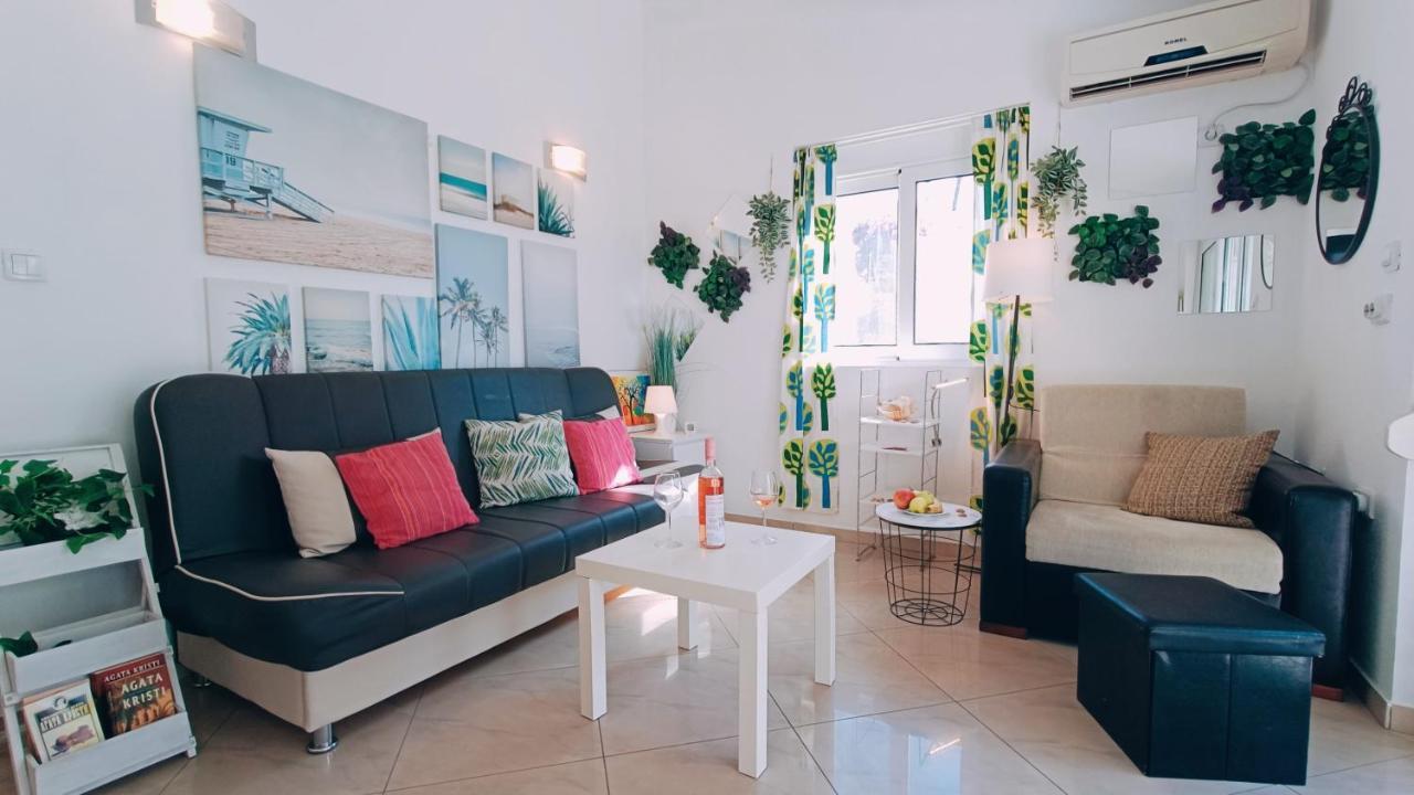 Beach Apartment With Beach Chairs N.1 Utjeha Eksteriør bilde
