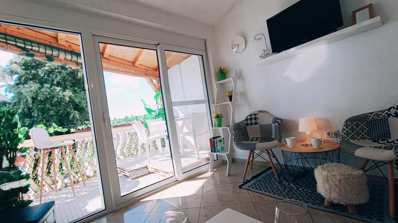 Beach Apartment With Beach Chairs N.1 Utjeha Eksteriør bilde