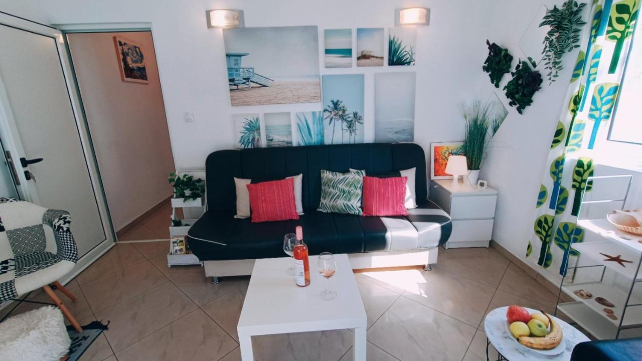 Beach Apartment With Beach Chairs N.1 Utjeha Eksteriør bilde