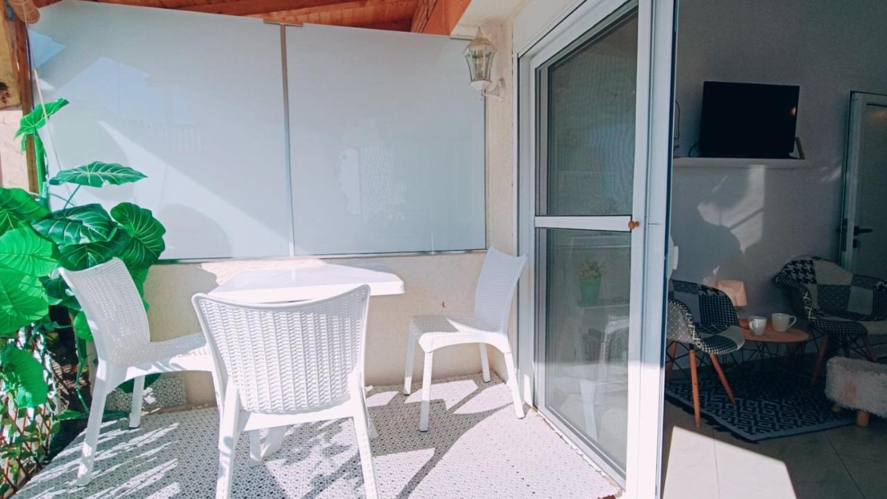 Beach Apartment With Beach Chairs N.1 Utjeha Eksteriør bilde